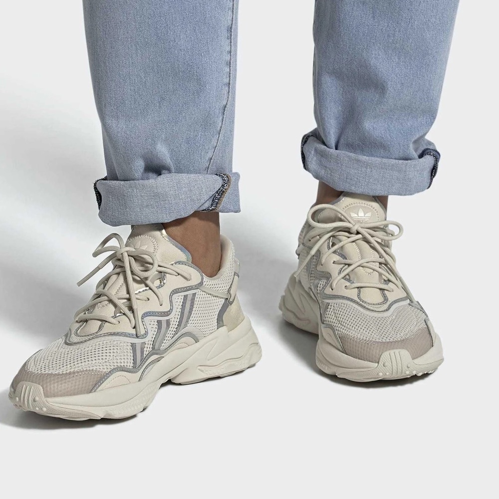 adidas Ozweego - Picture 3 of 8